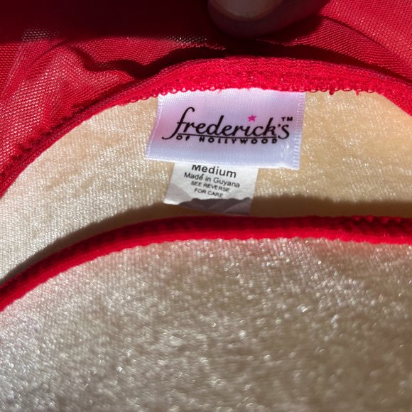 Frederick’s Red slip with underwire (approz 34B-C) - Picture 7 of 8